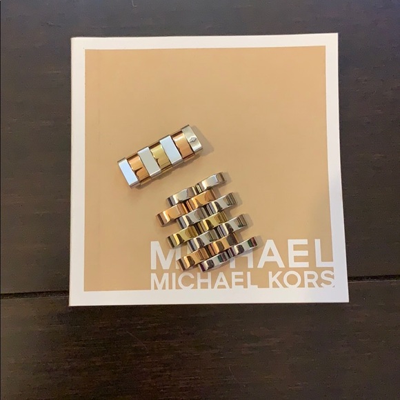 Michael Kors Everest Chronograph Silver Dial Tri-Tone Ladies Watch - Picture 4 of 8